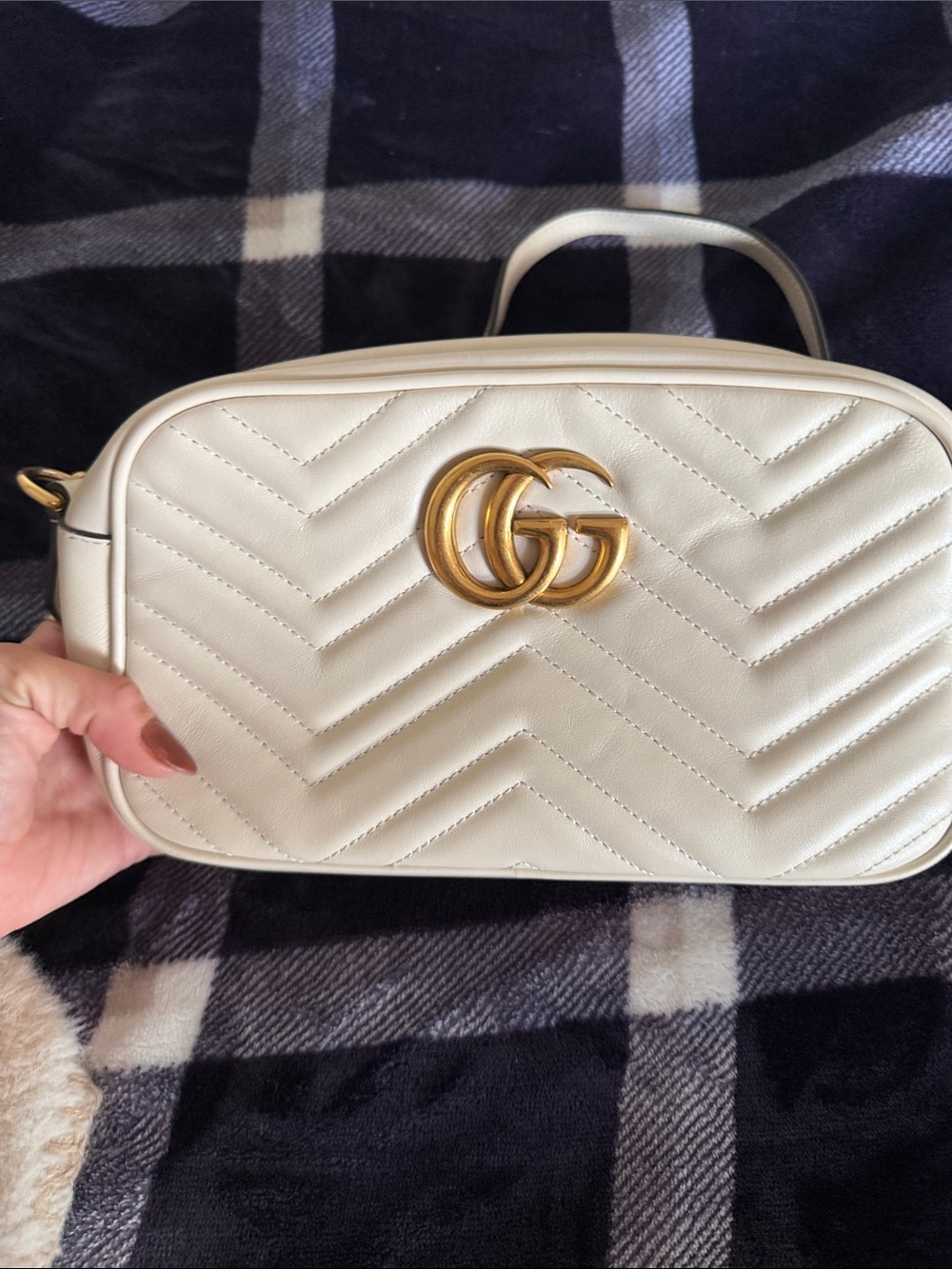 Gucci Cream Quilted Leather Shoulder Bag with Gold Double G
